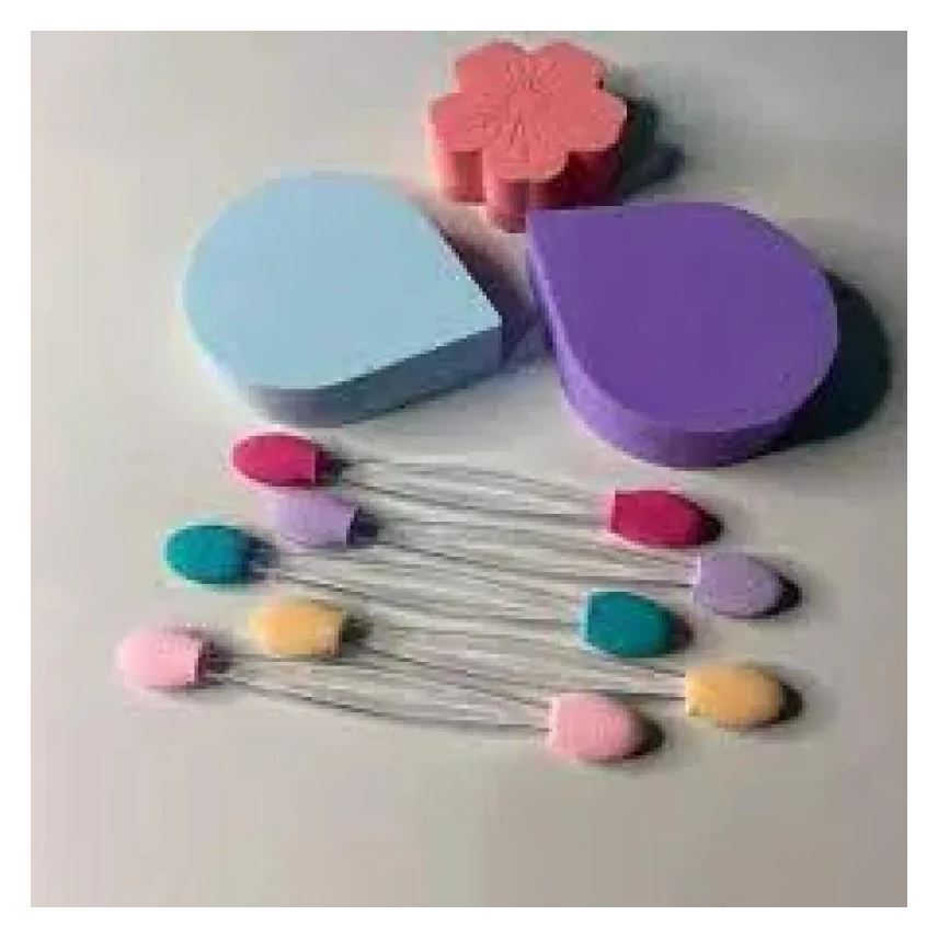 &Fácil Kit Com 05 Pincéis E 03 Esponjas Beauty Tools