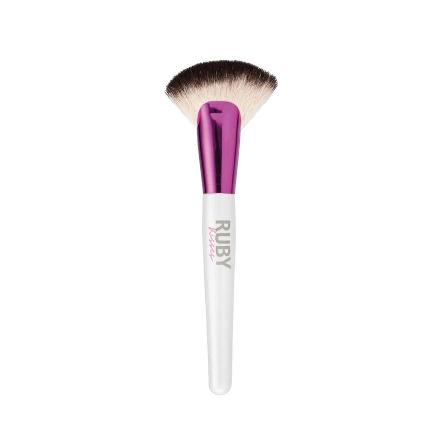Ruby Kisses Pincel de Maquiagem para Contorno - Branco